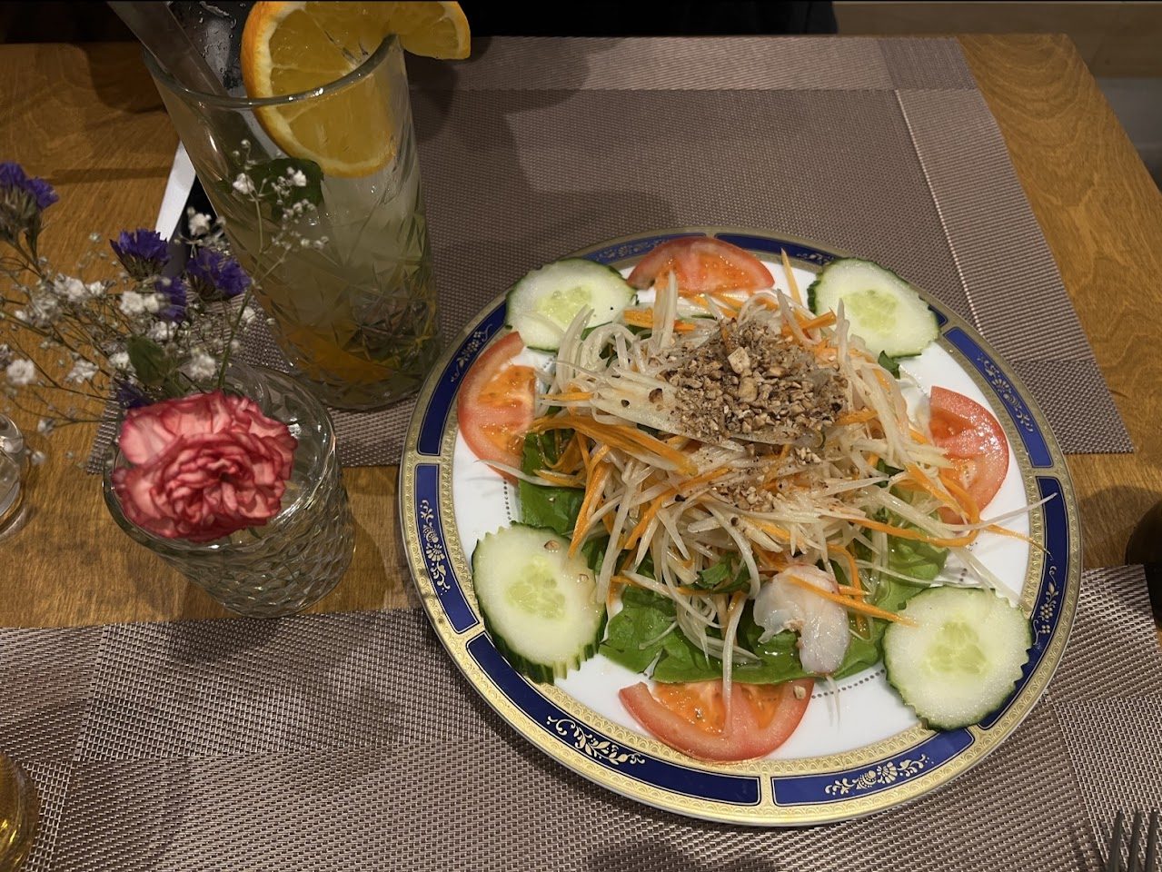 Green papaya and mango salad